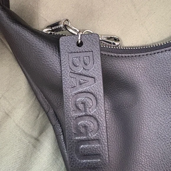 BAGGU Recycled Leather Shoulder Bag - Picture 7 of 7